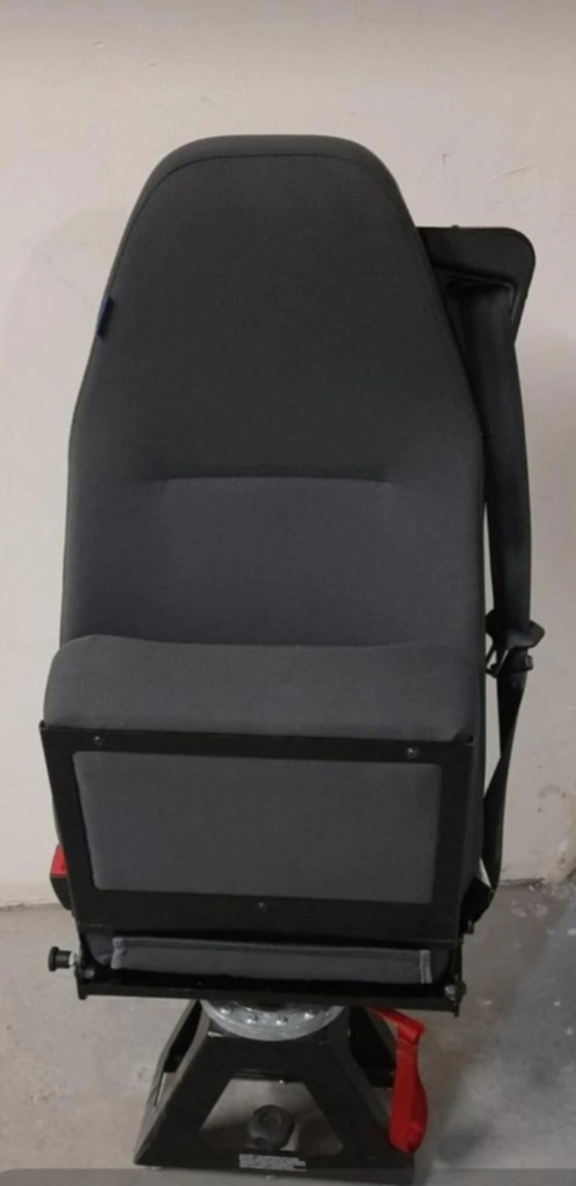 Tekli dönerli yatarlı hostes koltuk